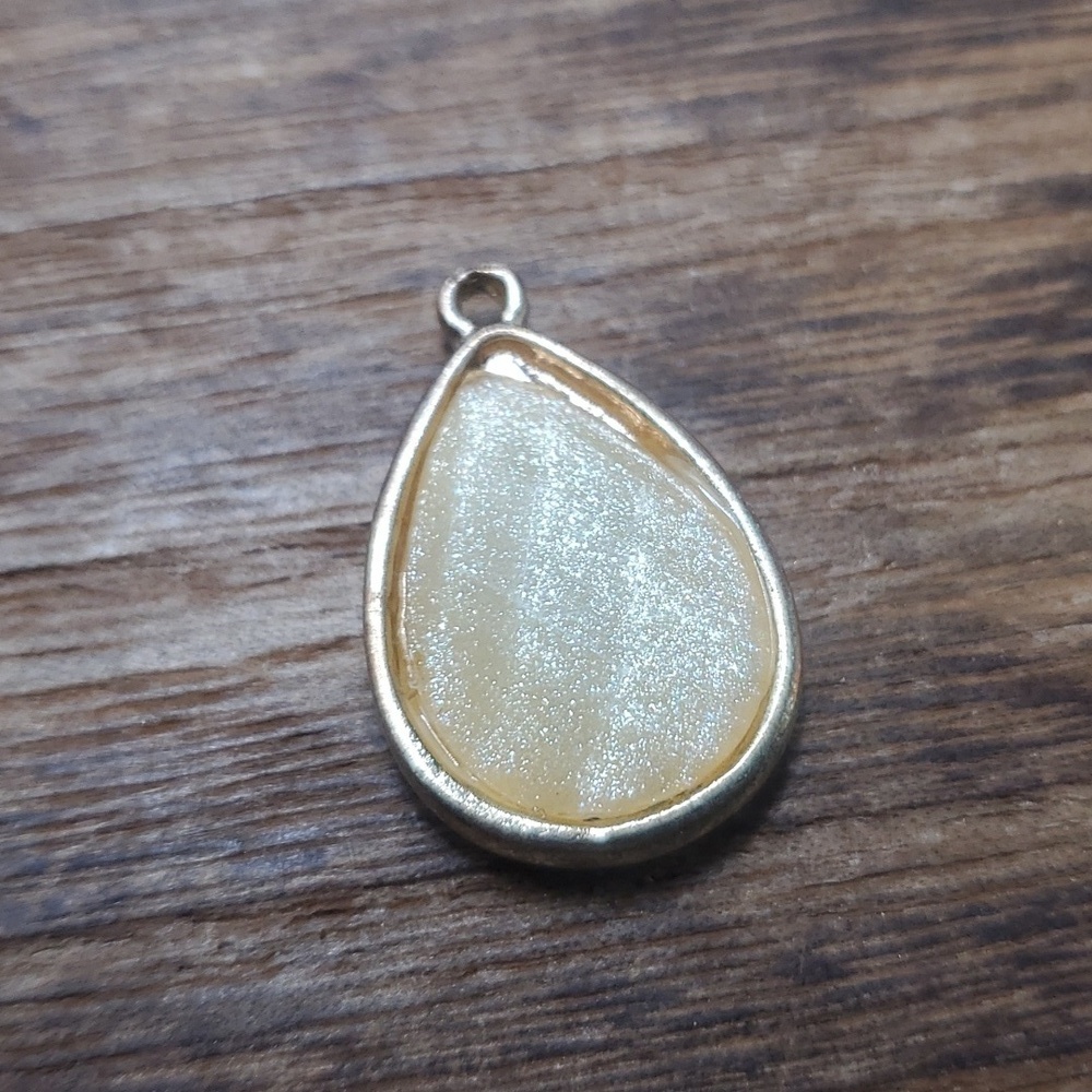 P204 dewdrop pendant charm